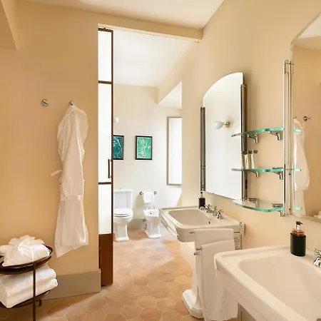 Casa Madama, A Burghesius Διαμέρισμα Ρώμη