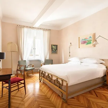 Casa Madama, A Burghesius * Ρώμη