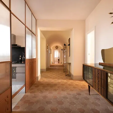 Casa Madama, A Burghesius * Ρώμη