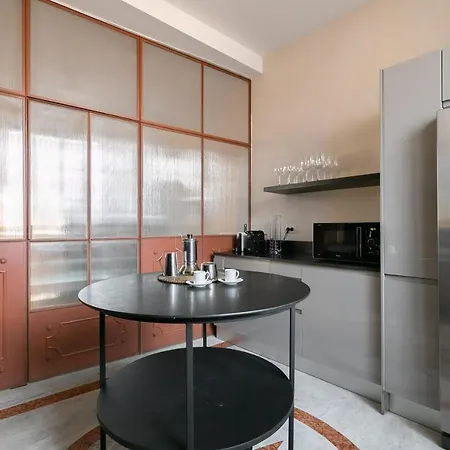 Casa Madama, A Burghesius