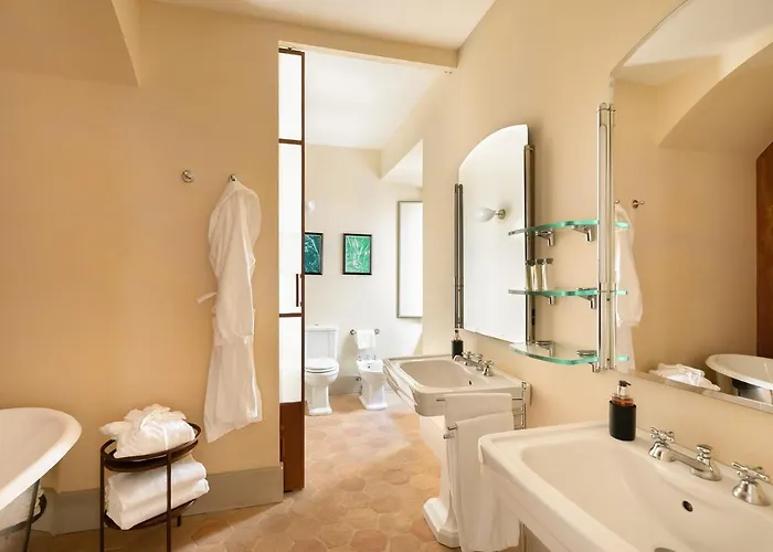 Casa Madama, A Burghesius 아파트 로마